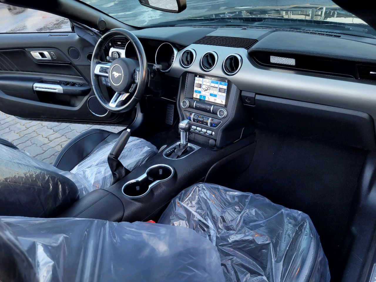 Ford Mustang - Image 9