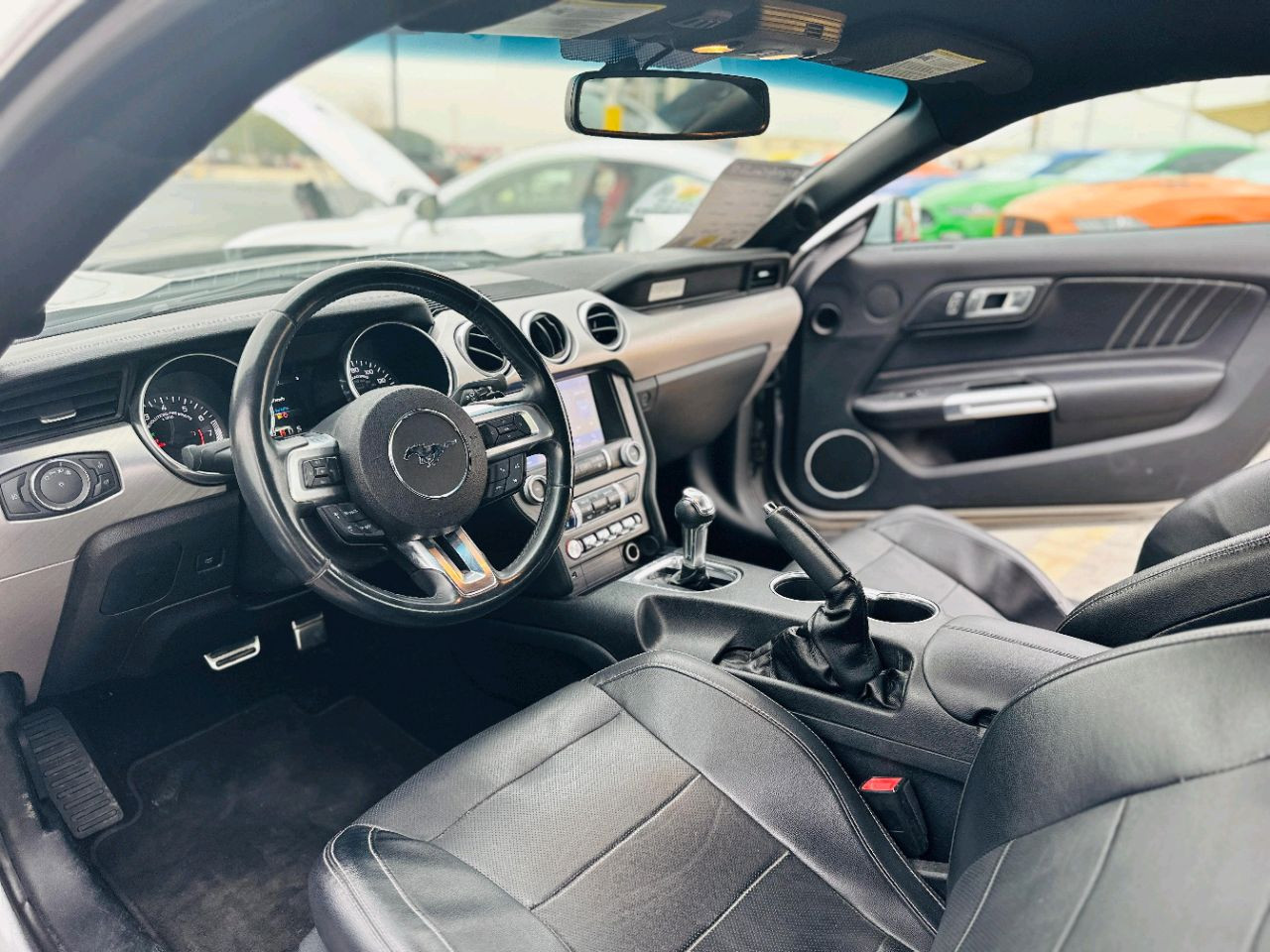 Ford Mustang - Image 8