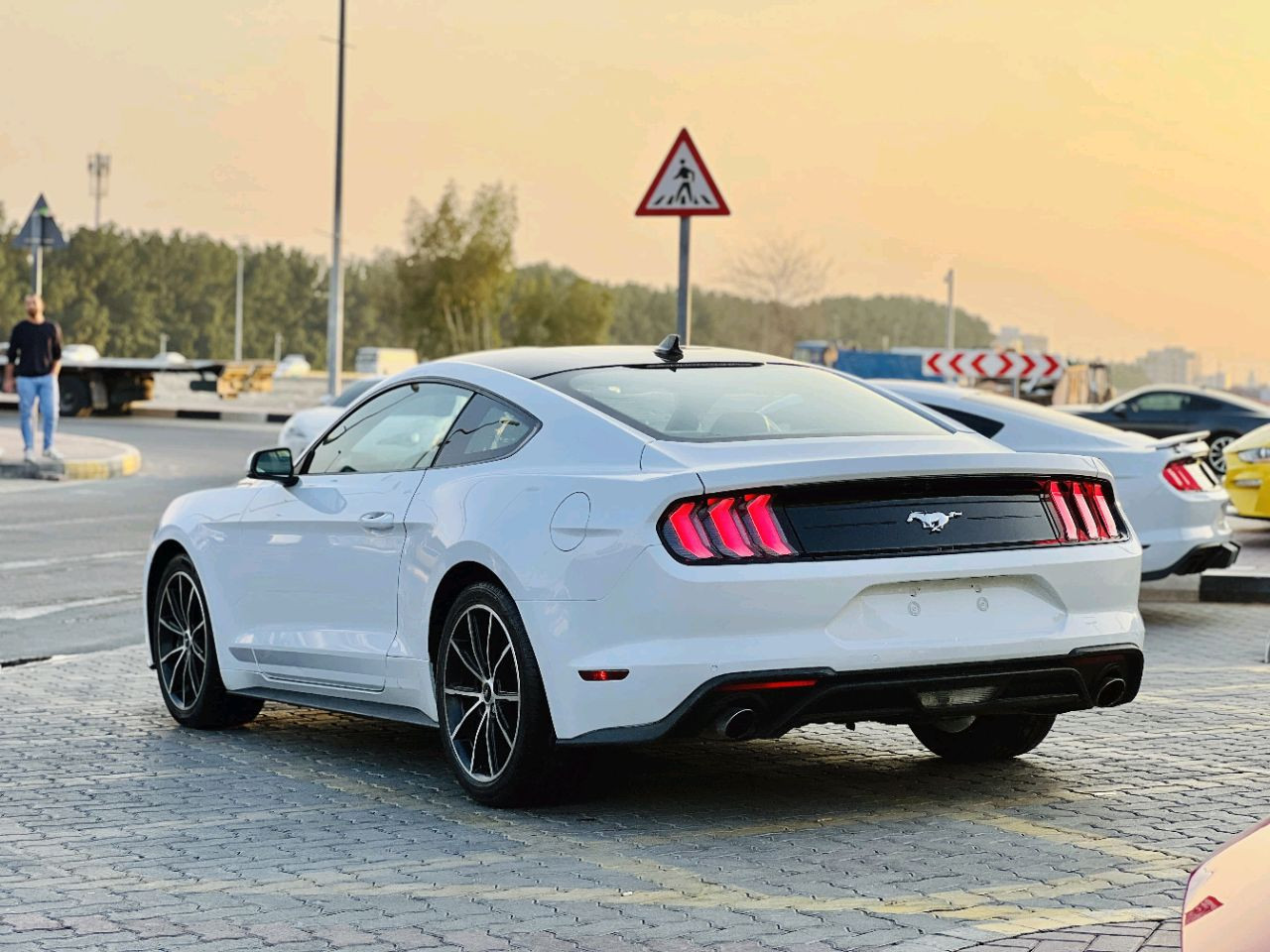 Ford Mustang - Image 7
