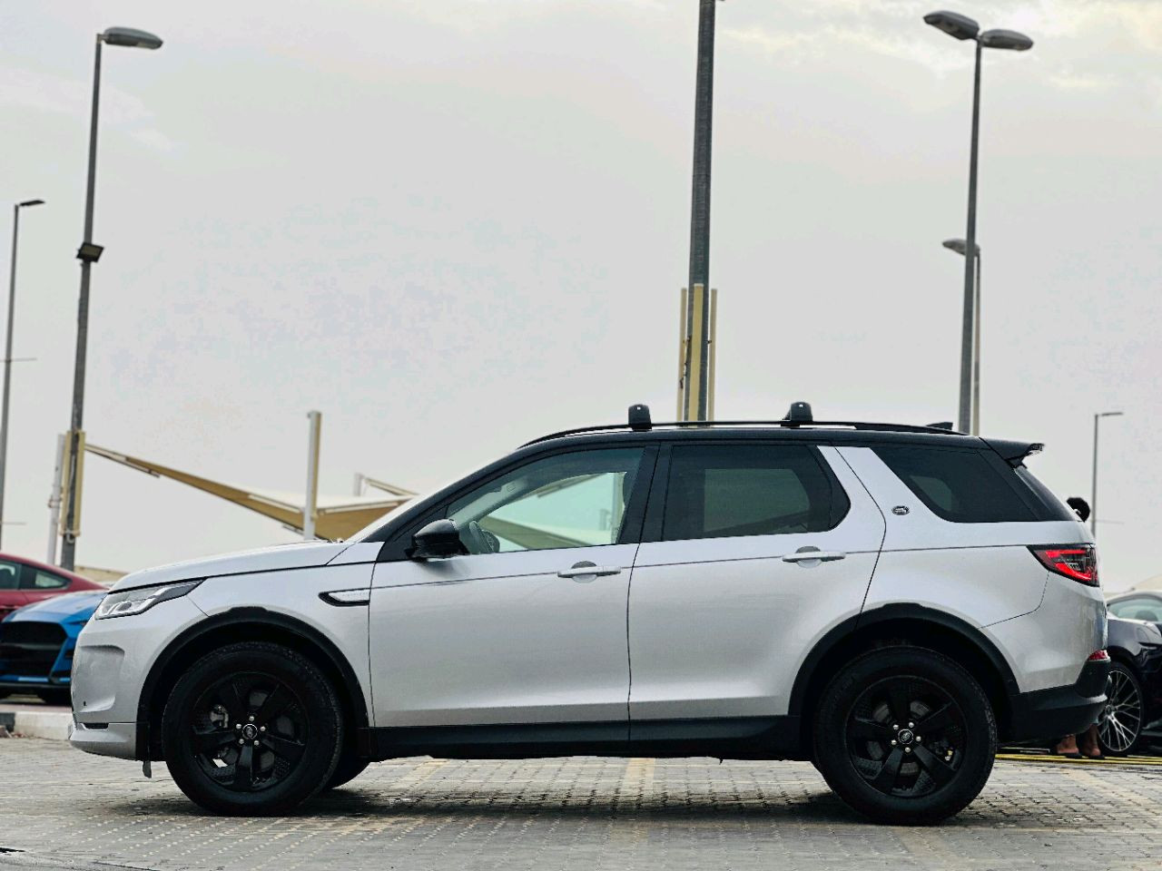 Land Rover Discovery - Image 4