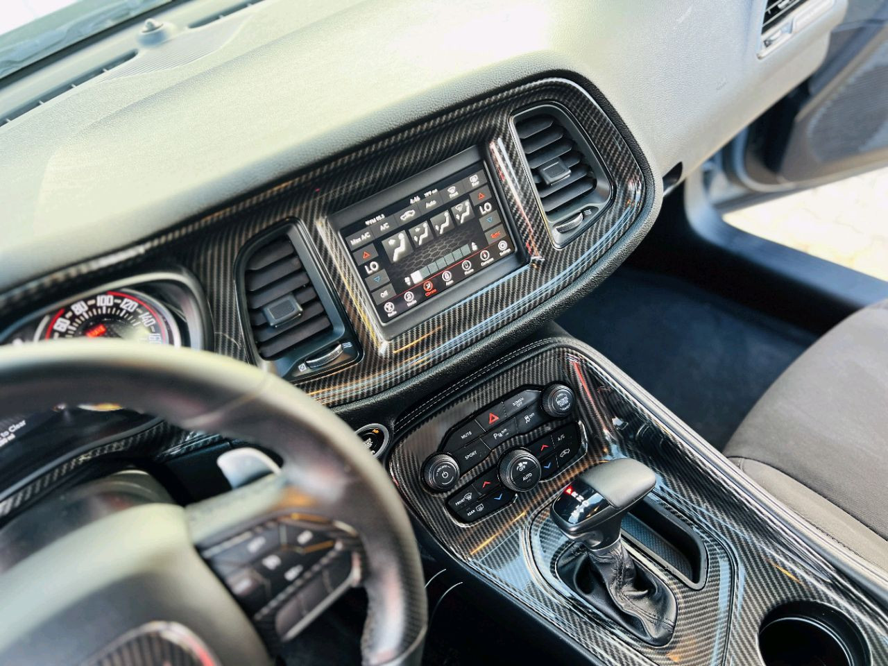 Dodge Challenger - Image 15