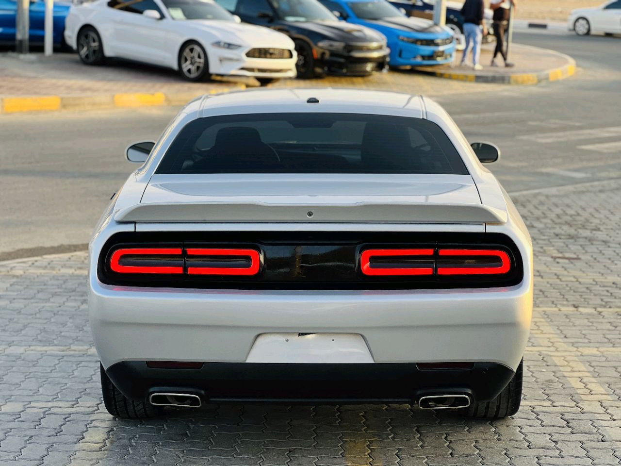 Dodge Challenger - Image 8