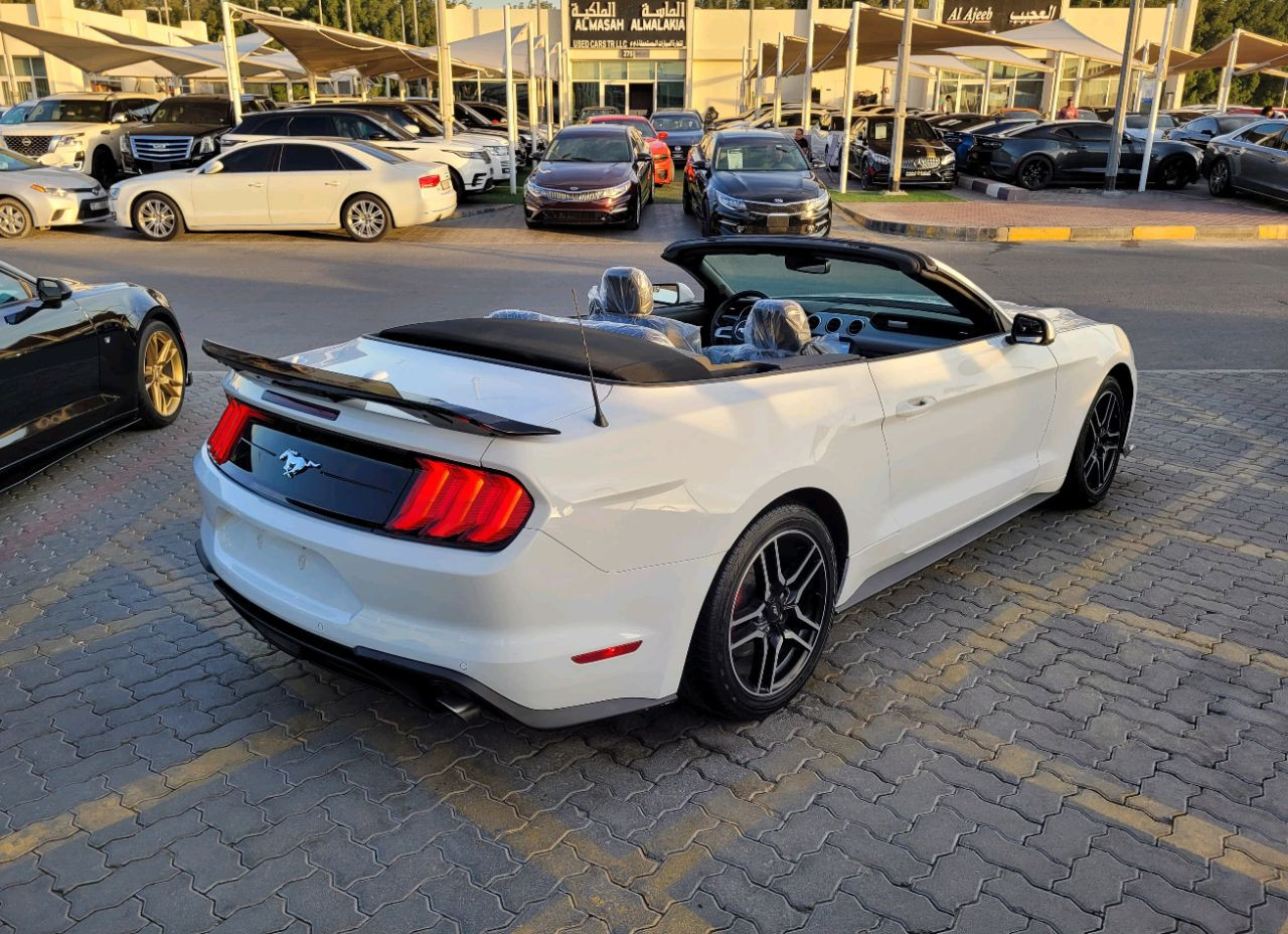 Ford Mustang - Image 7