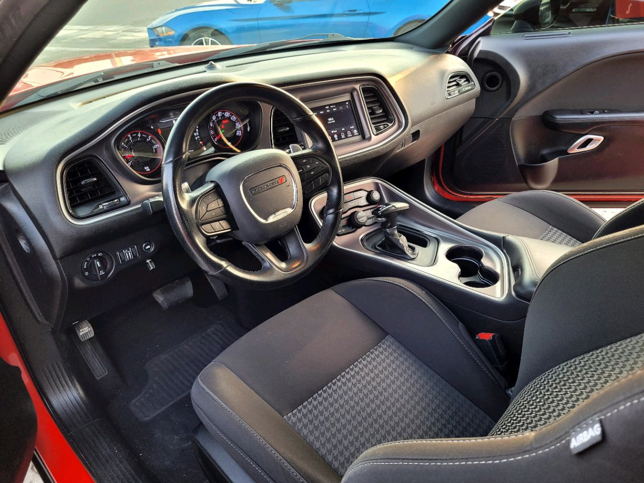 Dodge Challenger - Image 7