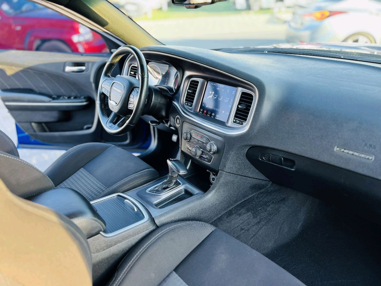 Dodge Charger - Image 10