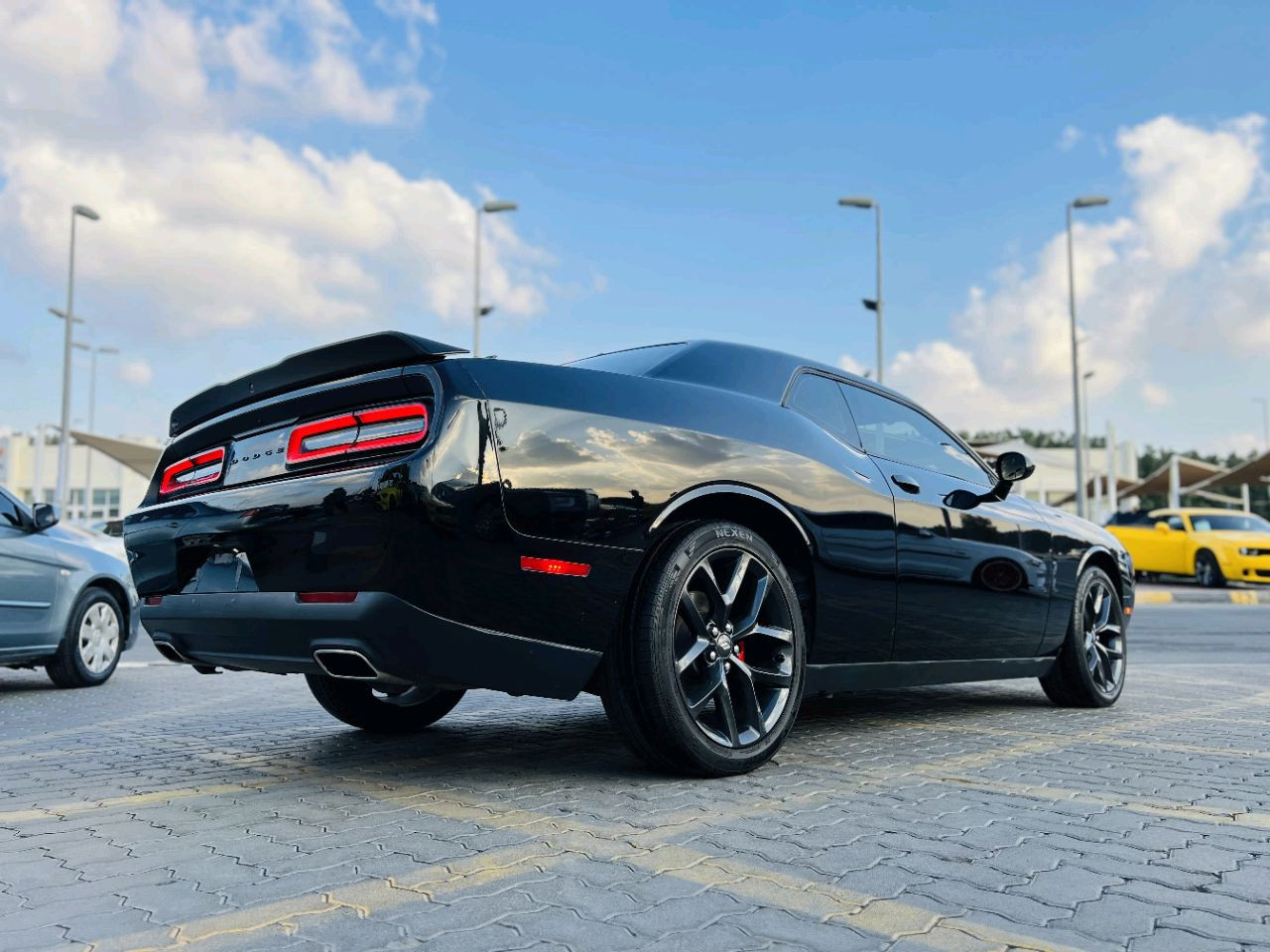 Dodge Challenger - Image 9