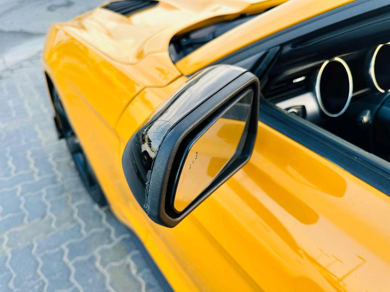 Ford Mustang - Image 10