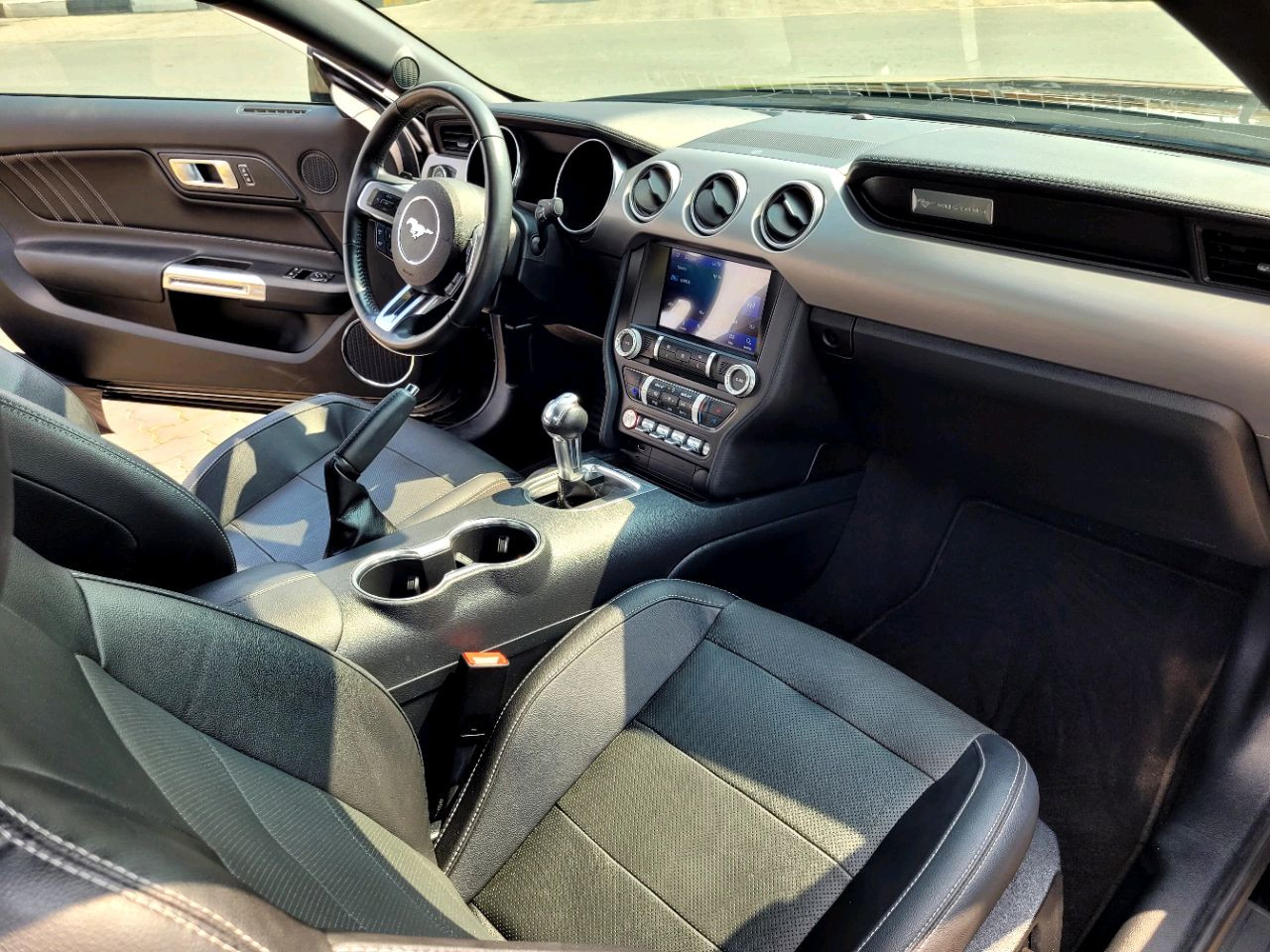 Ford Mustang - Image 12
