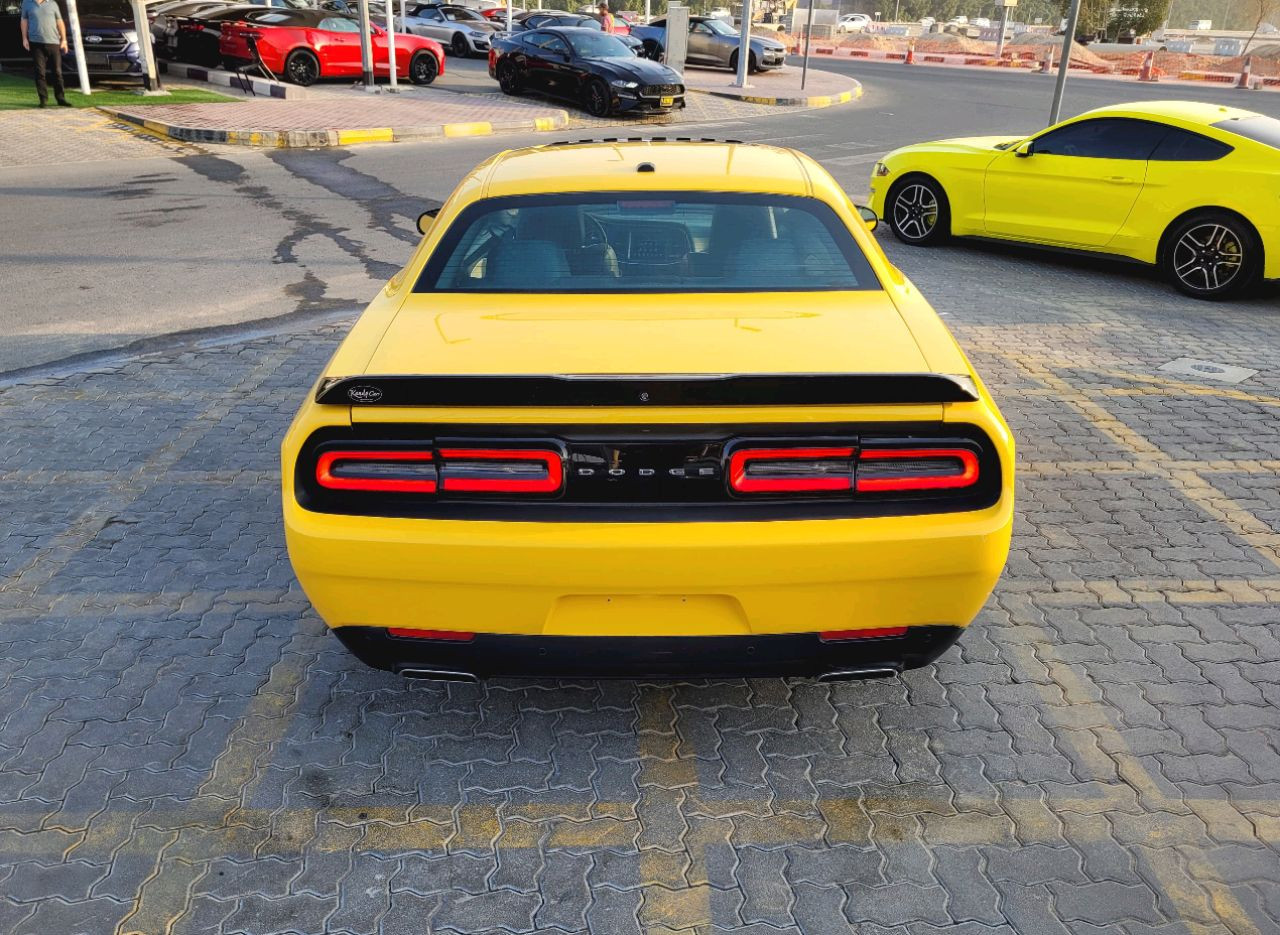 Dodge Challenger - Image 5