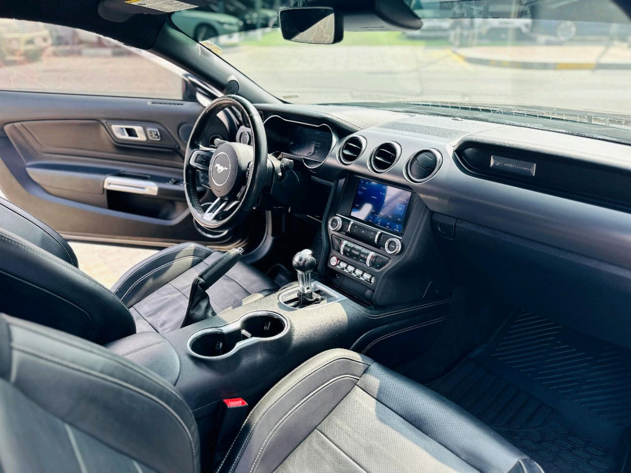 Ford Mustang - Image 11