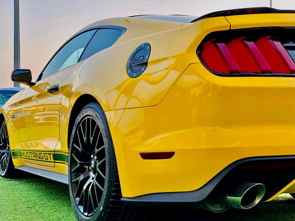 Ford Mustang - Image 6