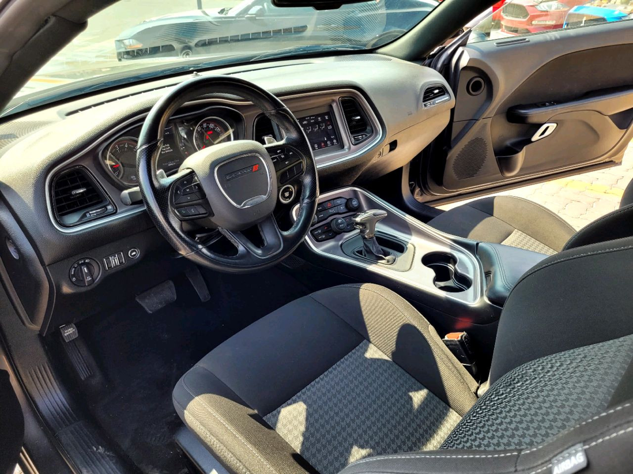 Dodge Challenger - Image 8