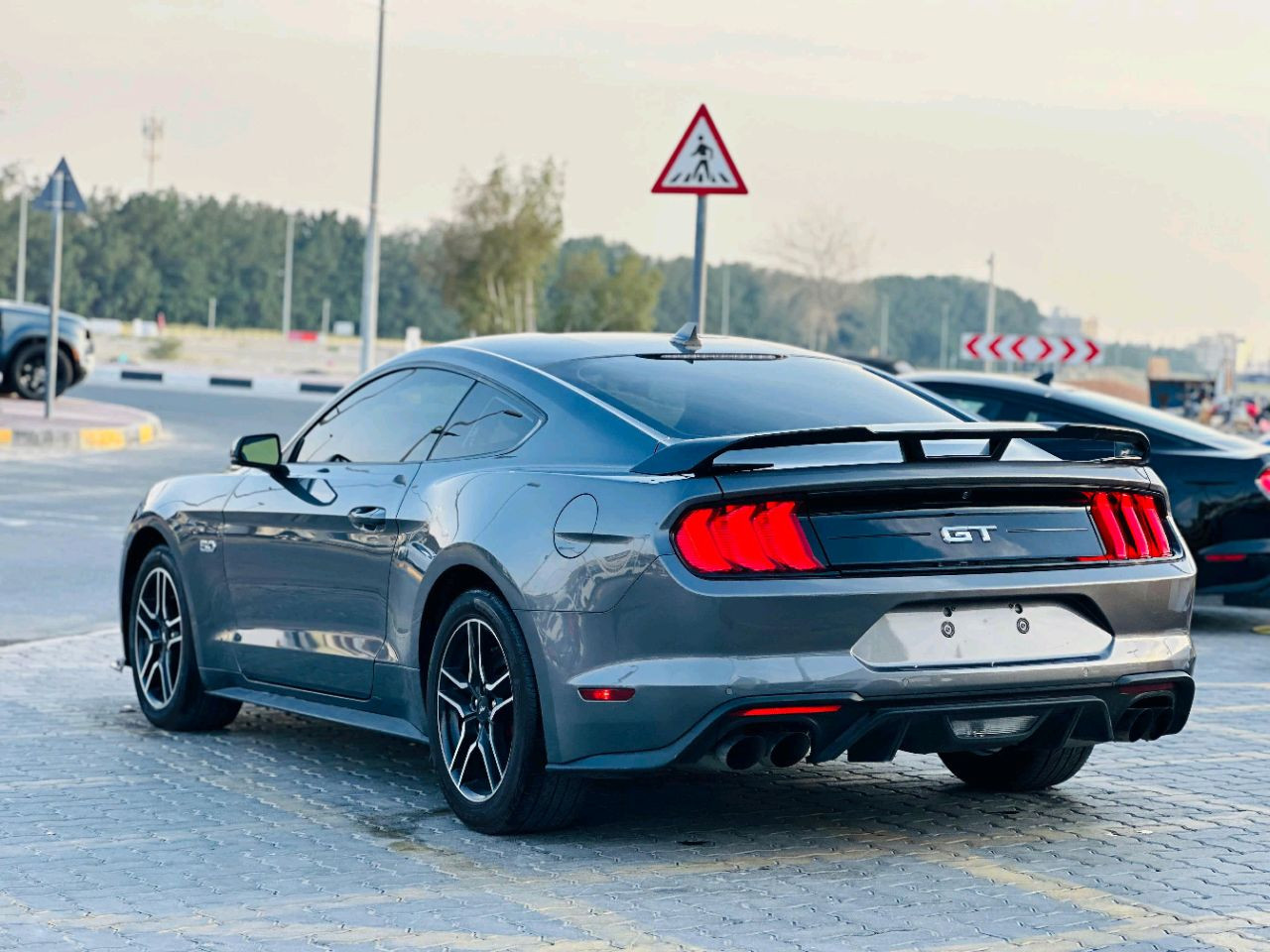 Ford Mustang - Image 8
