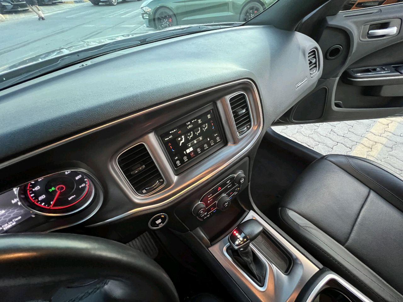 Dodge Charger - Image 10