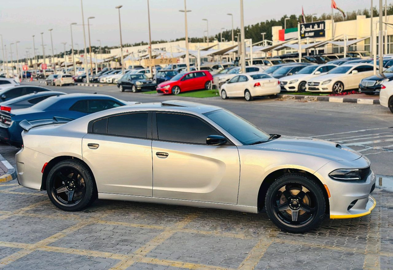 Dodge Charger - Image 5