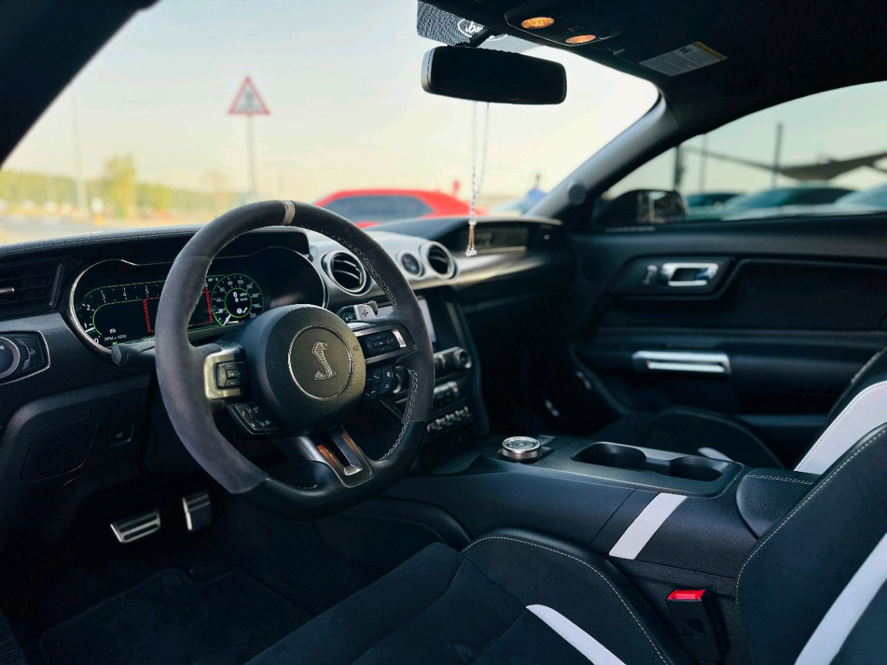 Ford Mustang - Image 11