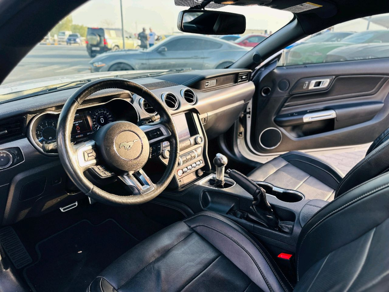 Ford Mustang - Image 12