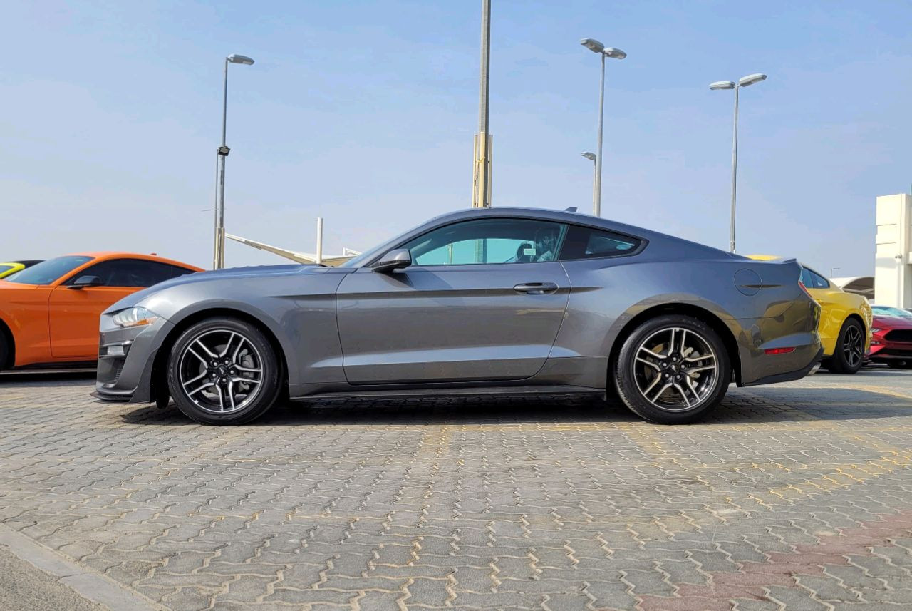 Ford Mustang - Image 6