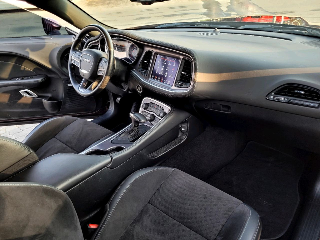 Dodge Challenger - Image 10