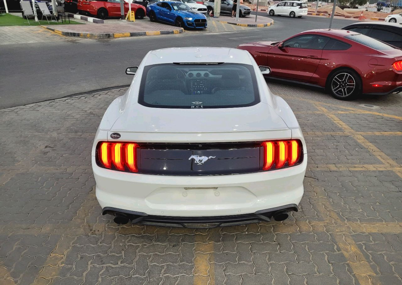 Ford Mustang - Image 7