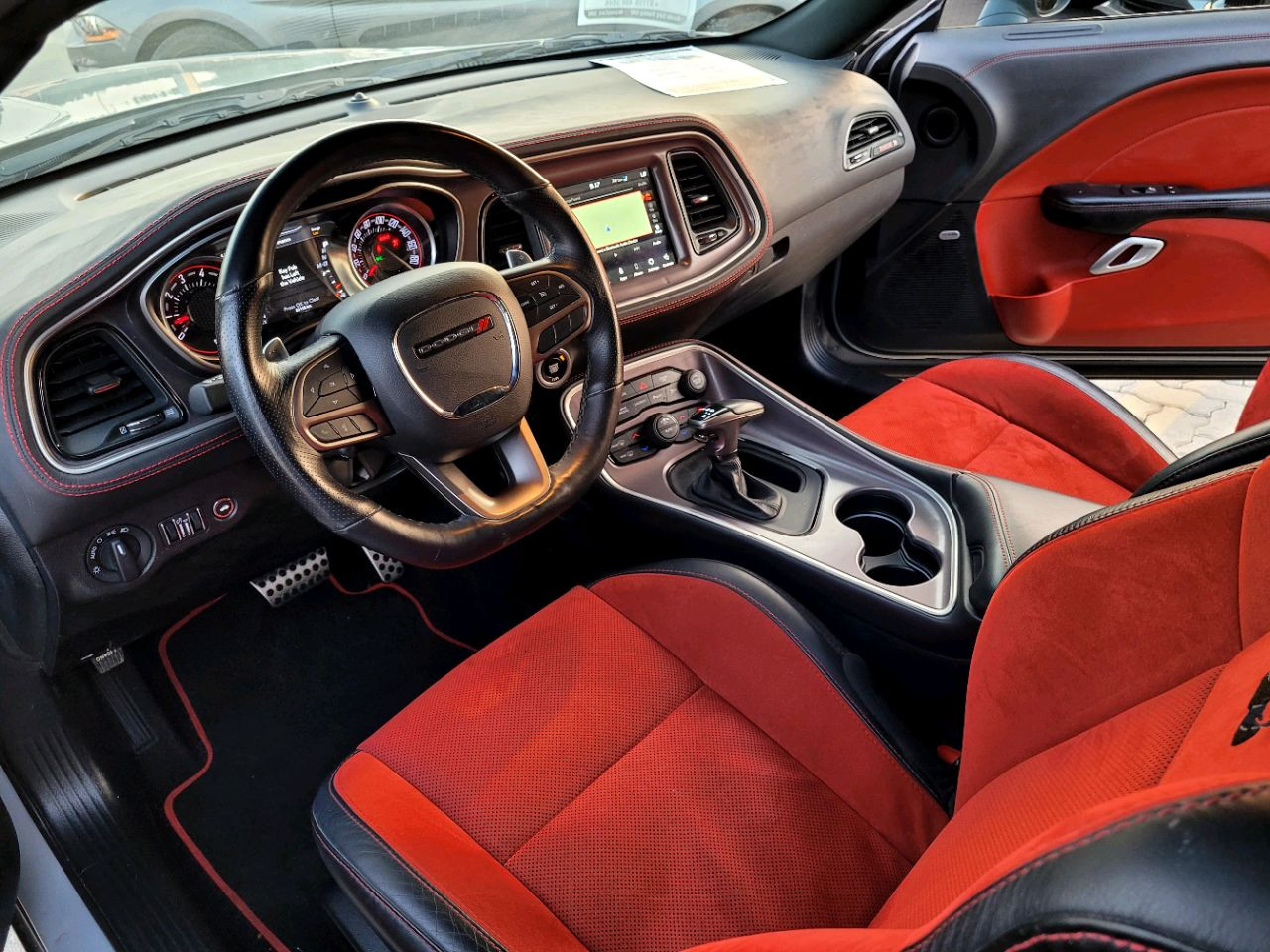 Dodge Challenger - Image 9