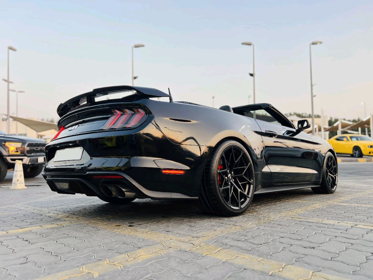 Ford Mustang - Image 6