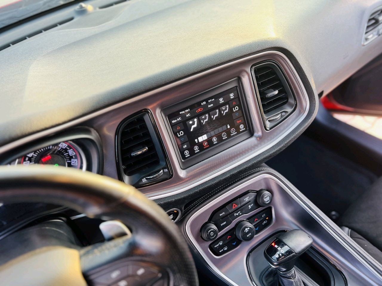 Dodge Challenger - Image 12