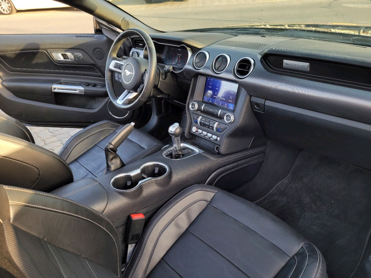 Ford Mustang - Image 9