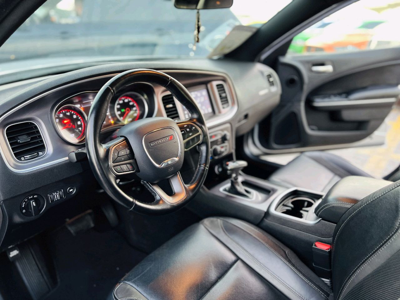 Dodge Charger - Image 9