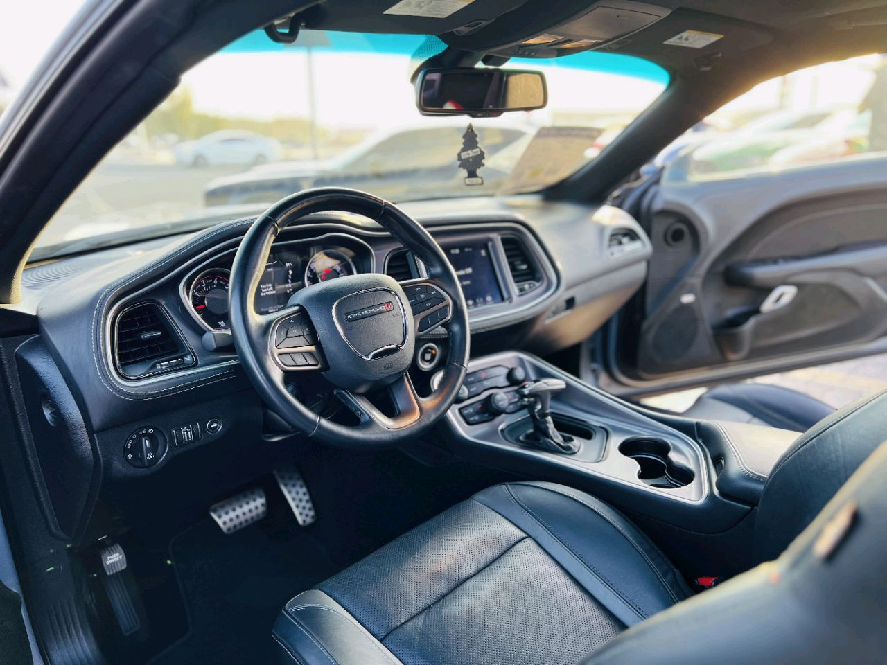 Dodge Challenger - Image 9