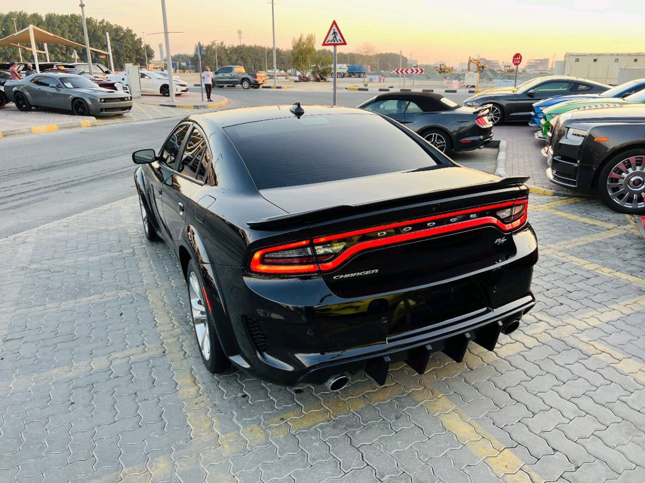 Dodge Charger - Image 8