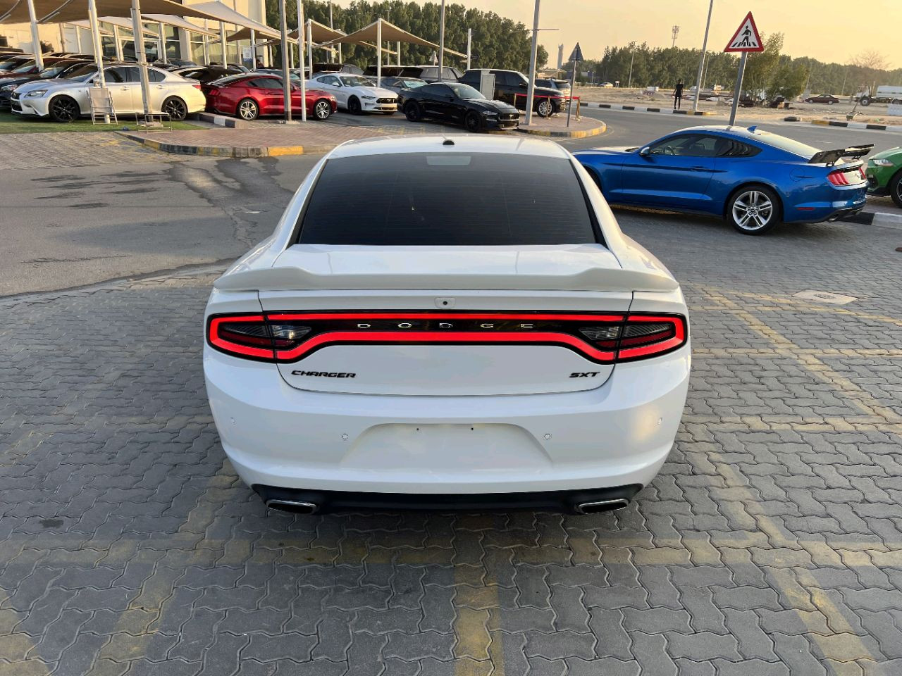 Dodge Charger - Image 7