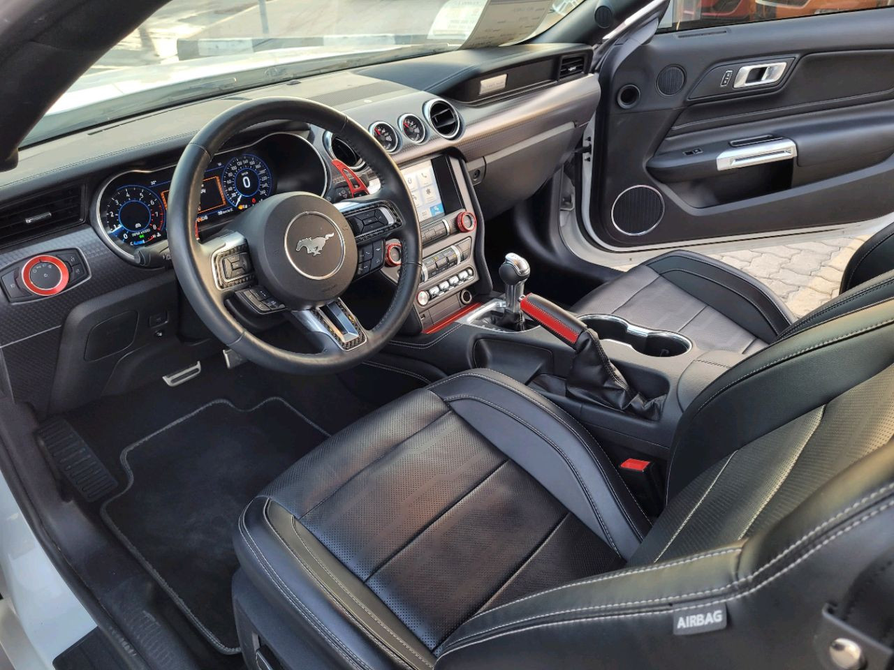Ford Mustang - Image 11