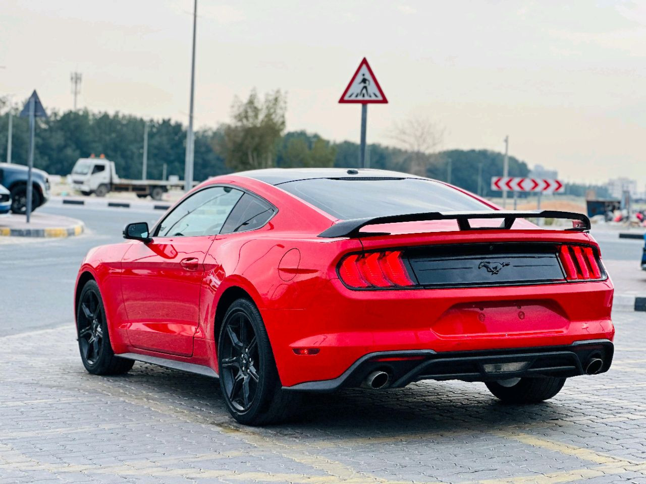 Ford Mustang - Image 8