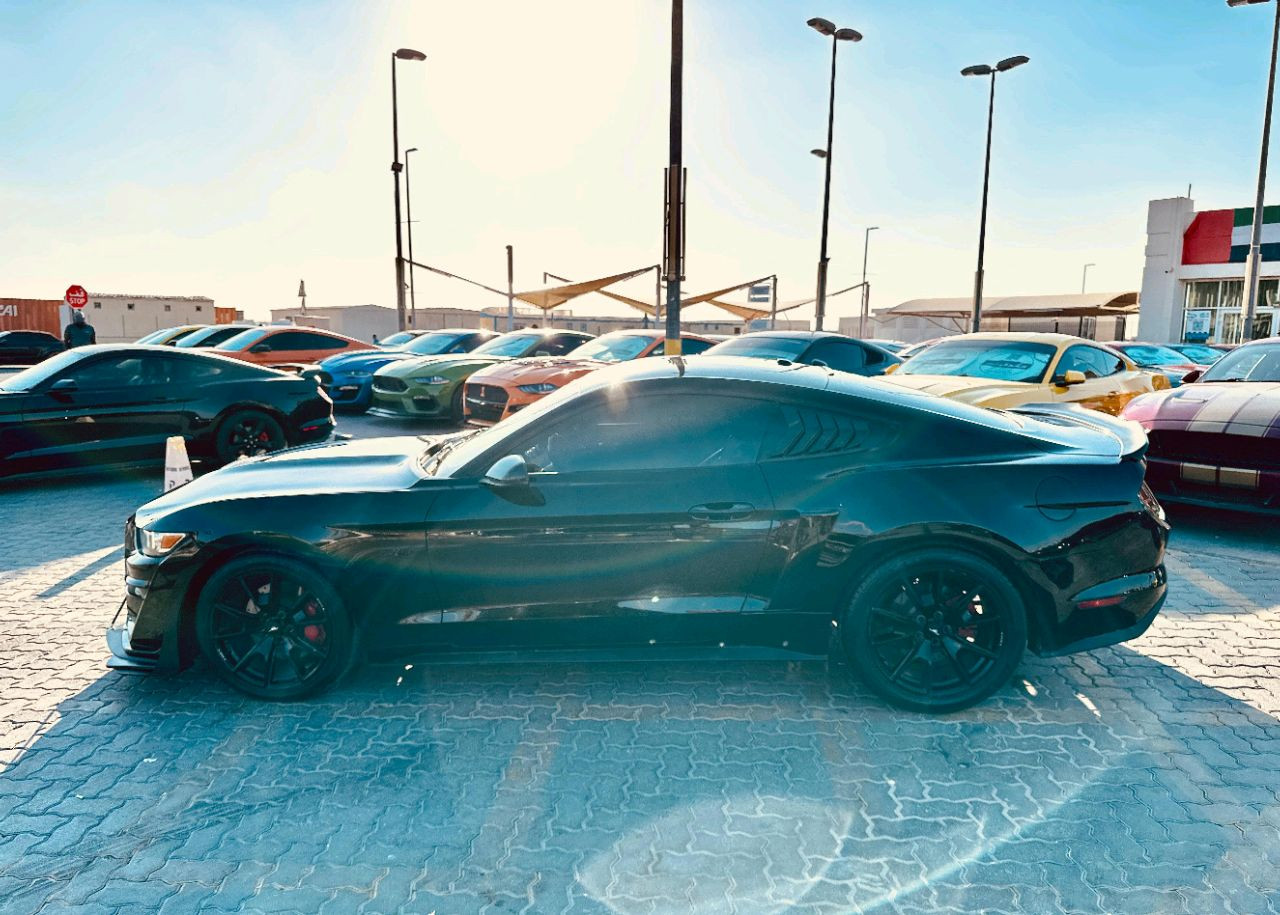 Ford Mustang - Image 6