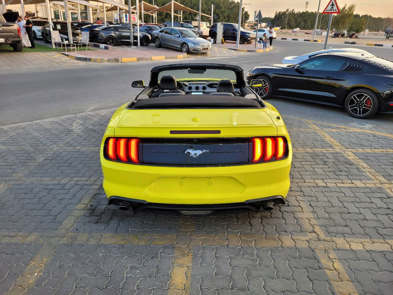 Ford Mustang - Image 6