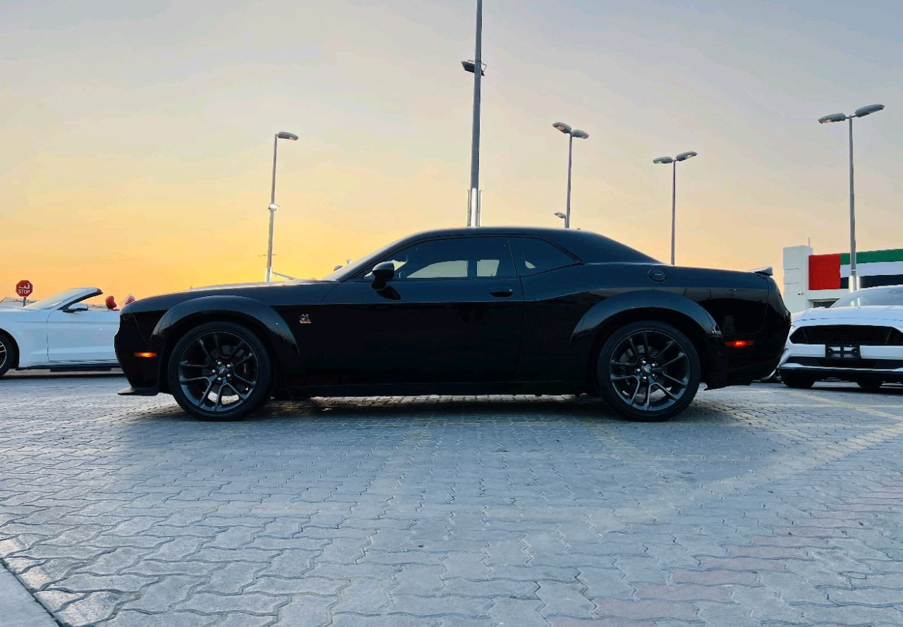 Dodge Challenger - Image 7