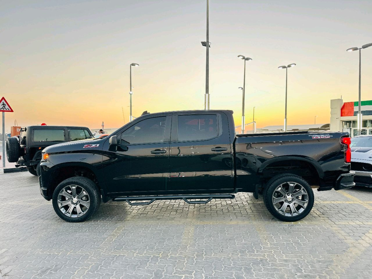 Chevrolet Silverado - Image 6