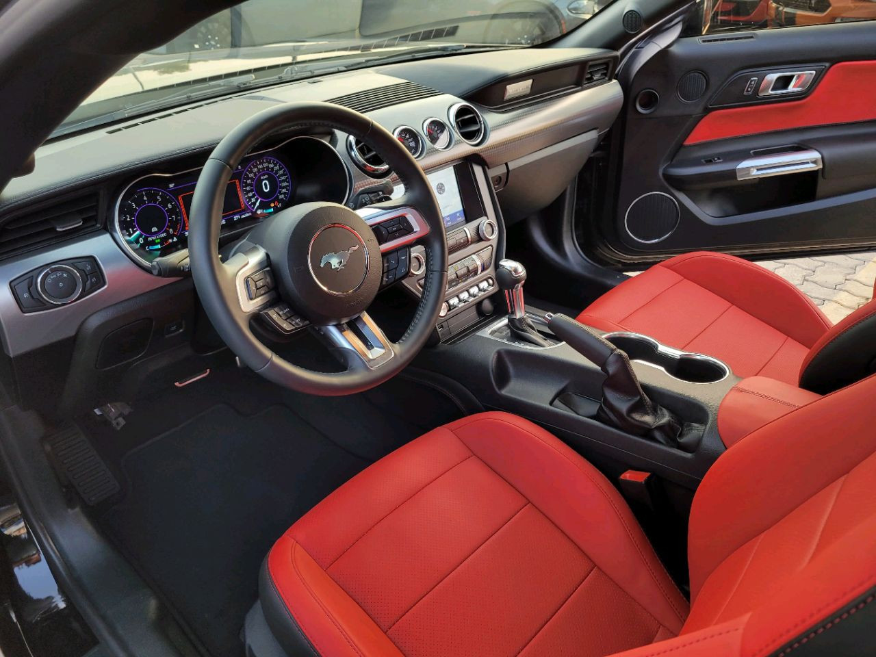 Ford Mustang - Image 10