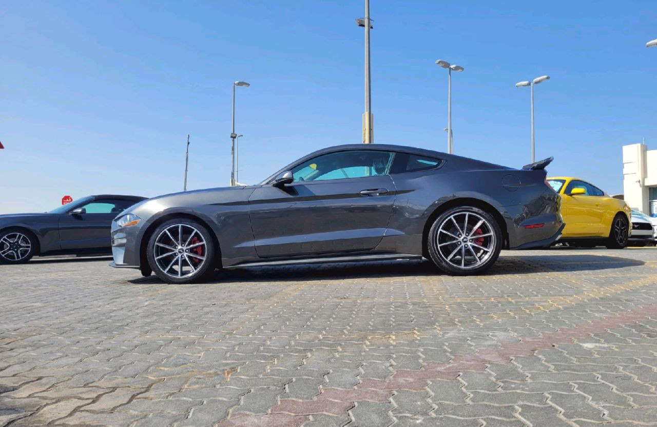 Ford Mustang - Image 6