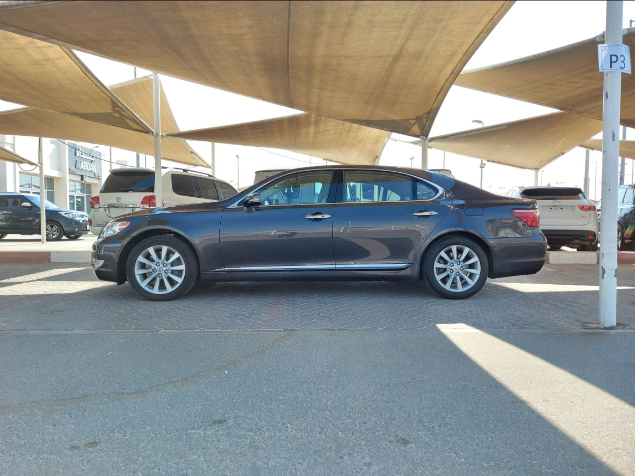 Lexus LX-Series - Image 2