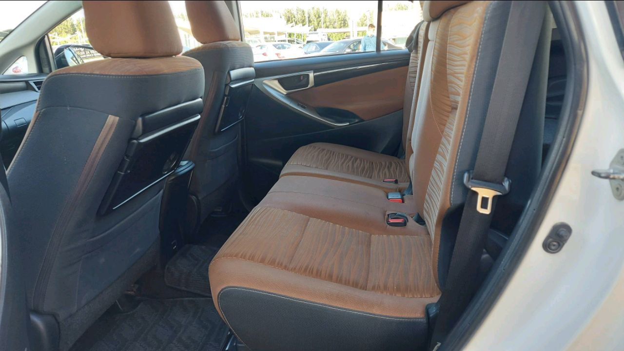 Toyota Innova - Image 9
