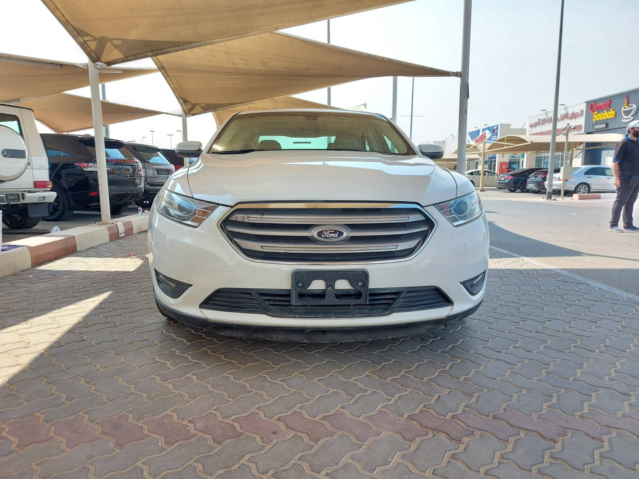 Ford Taurus - Image 4