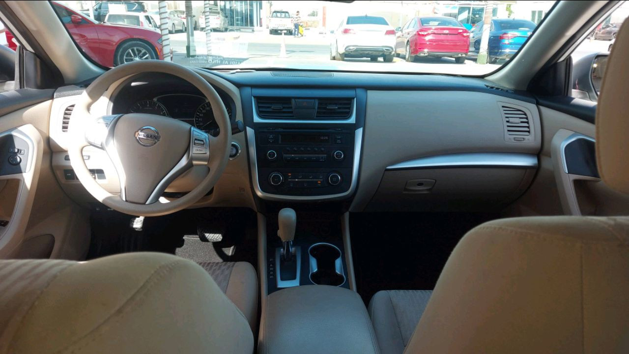 Nissan Altima - Image 2