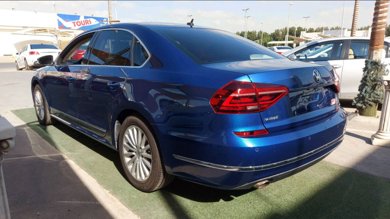 Volkswagen Passat - Image 4