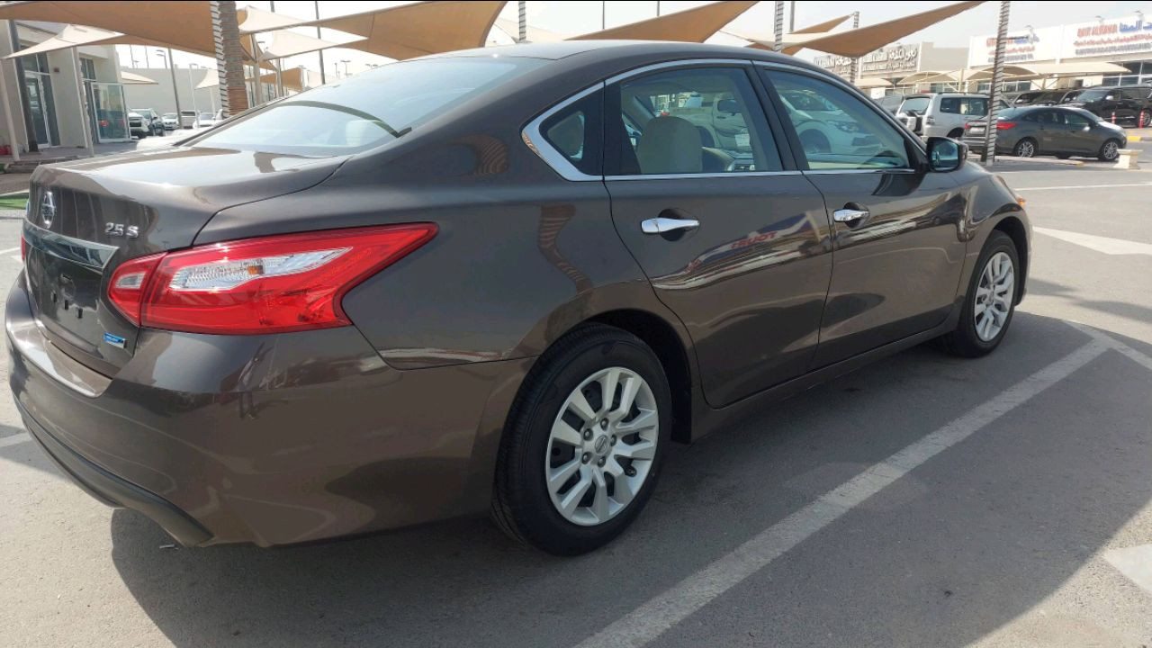 Nissan Altima - Image 4