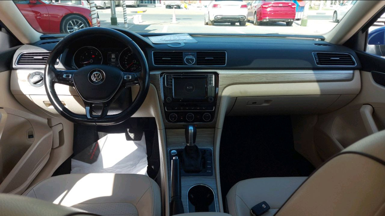 Volkswagen Passat - Image 7