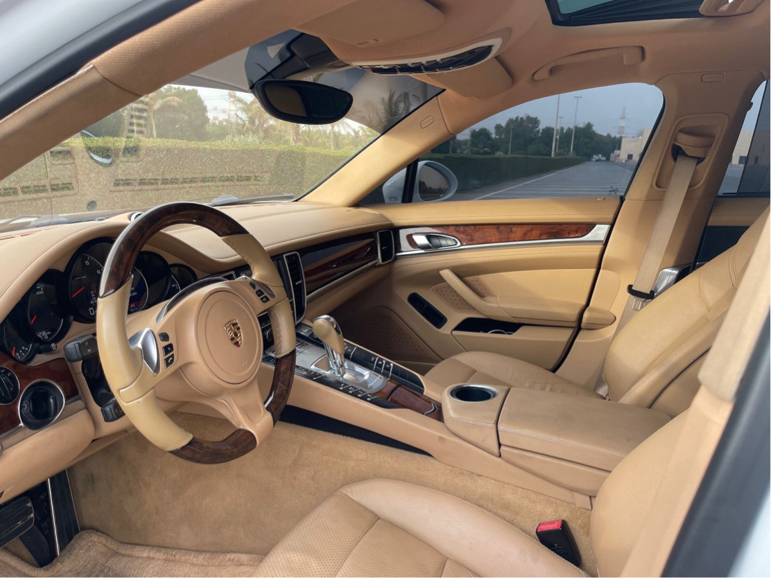Porsche Panamera - Image 10