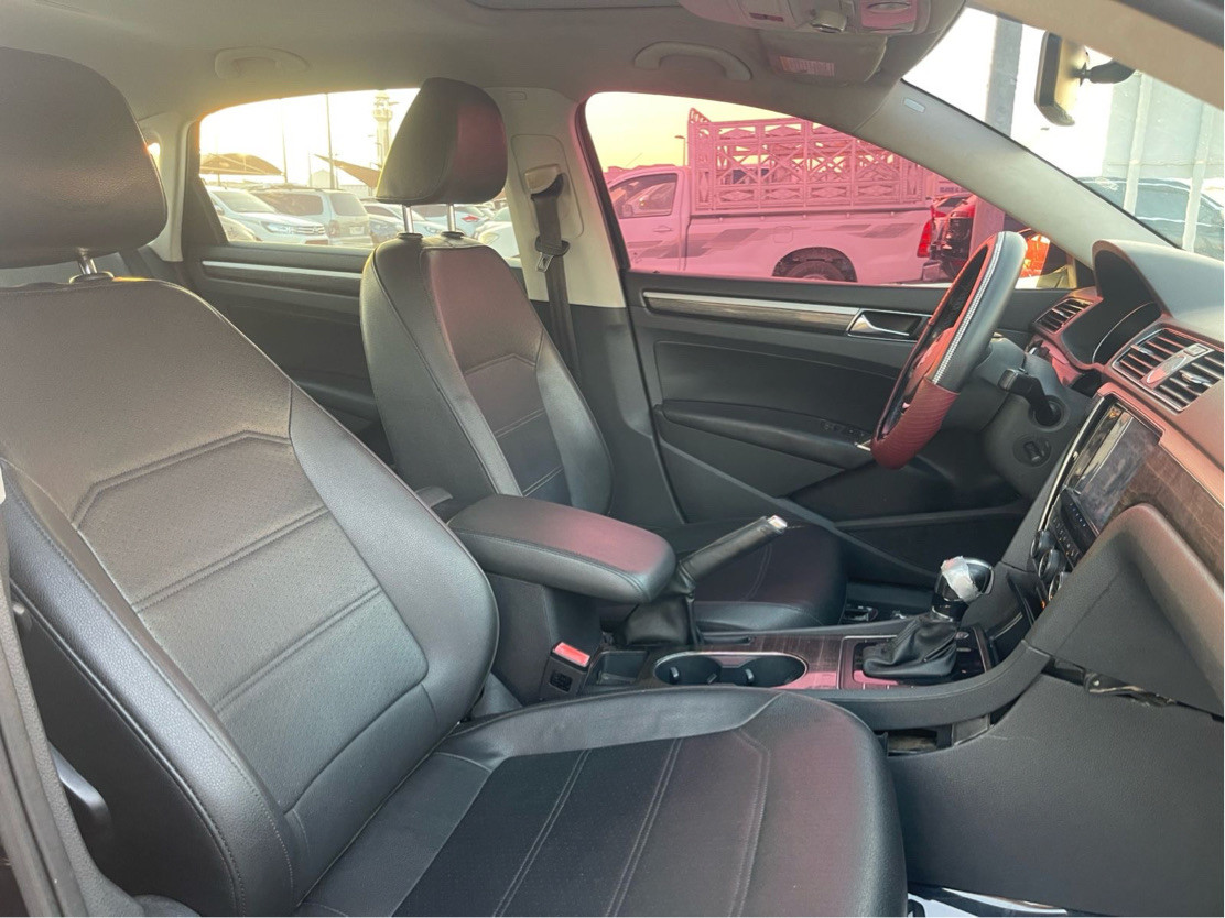 Volkswagen Passat - Image 9