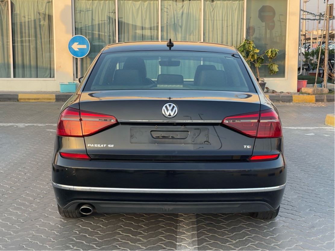 Volkswagen Passat - Image 4